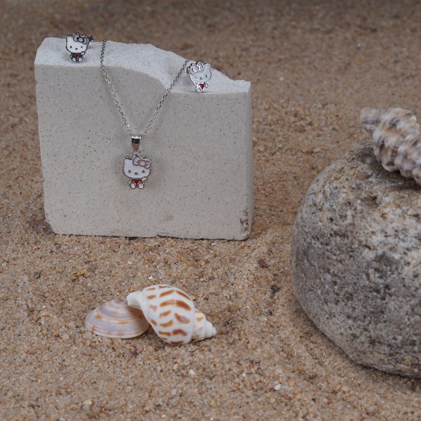 Hello Kitty Pendant Set